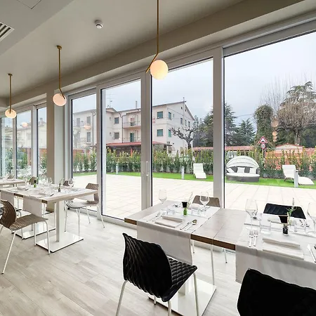 Hotel Vision 4*