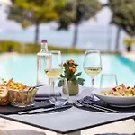 Vision Hotel 4*