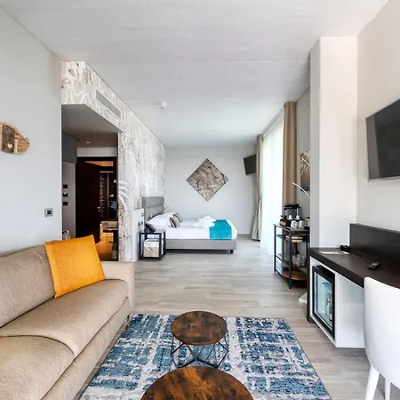 Vision Hotel 4*
