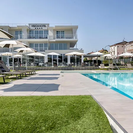 Vision Hotel 4*