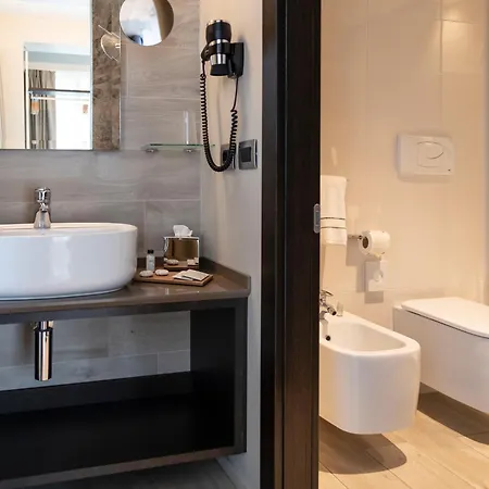 Vision Hotel 4*