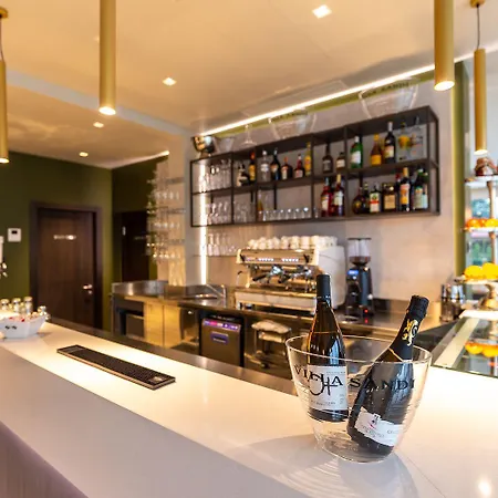酒店 Vision 佩斯基耶拉德加达